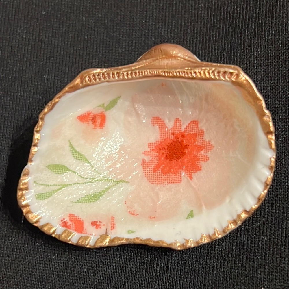 Handcrafted Floral Shell decoupage Trinket Dishes - Gold and Multicolor set of 3 - Picture 7 of 8
